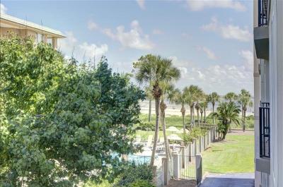 Beach Club 207